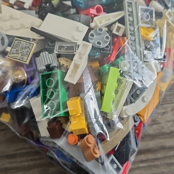 LEGO Mystery Grab Bag of Assorted Lego's| Mystery Bag #26 - Picture 8 of 10
